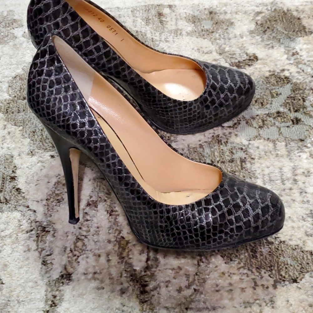 Snake skin stiletto